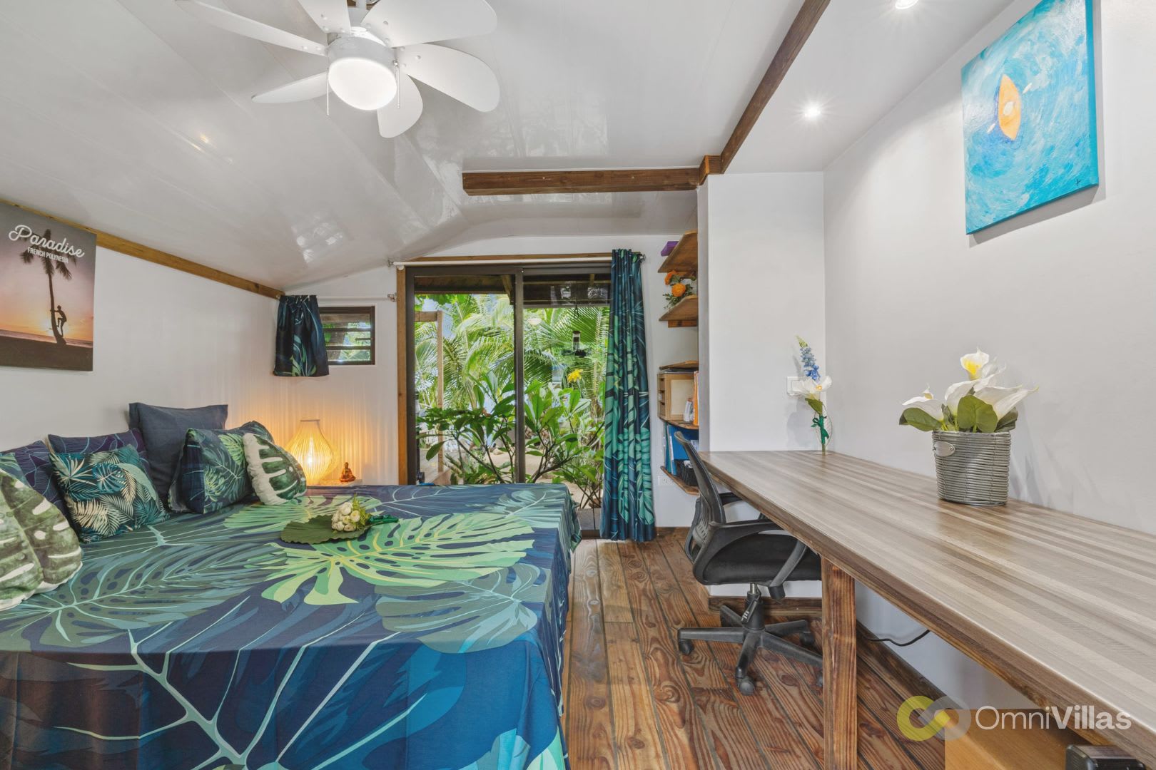 Chambre spacieuse avec bureau